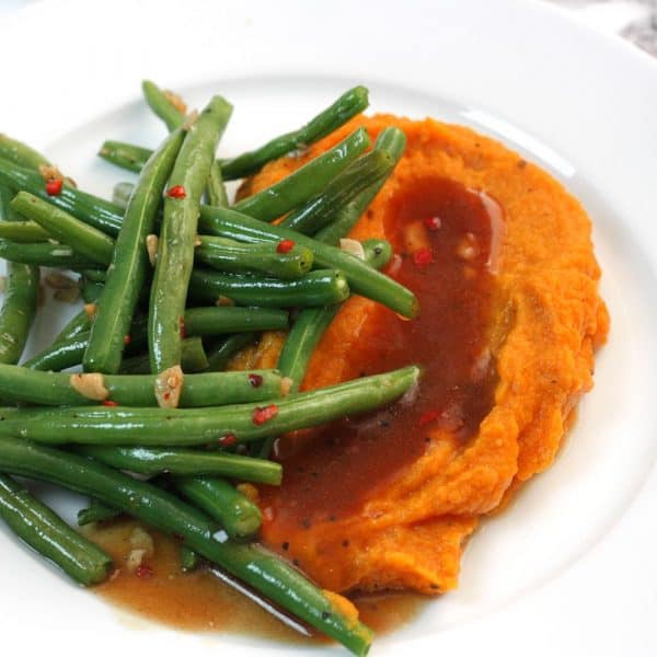 Batátové pyré s pomerančem a fazolkami