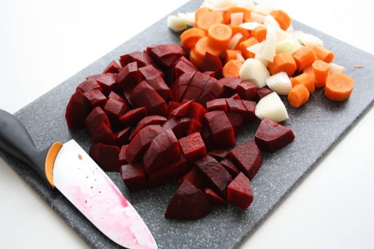 Pečená řepa s mrkví a cibulkou