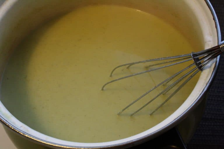 Pórková polévka s pikantními fazolkami a houbami Shiitake