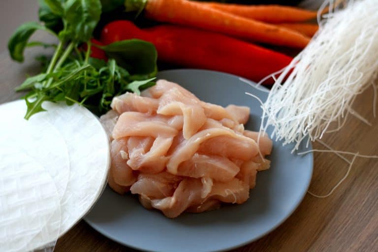 Čerstvé jarní závitky s kuřecím masem