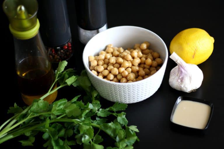 Základní hummus z cizrny a pasty tahini