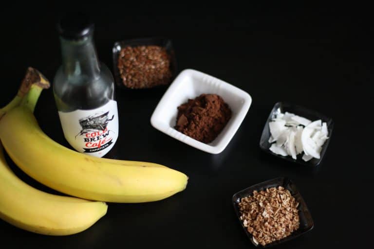 Čokoládová smoothie bowl s ledovou kávou