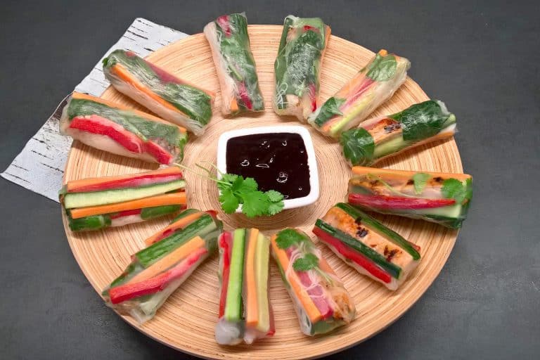 Čerstvé jarní závitky s kuřecím masem