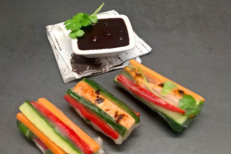 Čerstvé jarní závitky s kuřecím masem