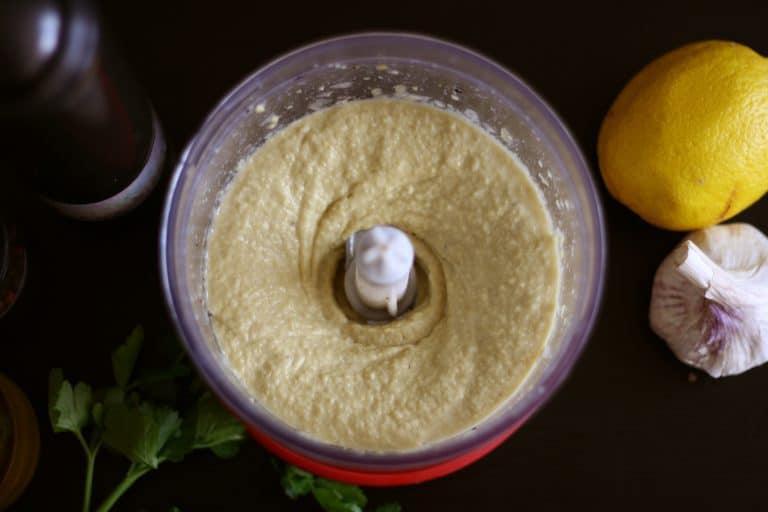 Základní hummus z cizrny a pasty tahini