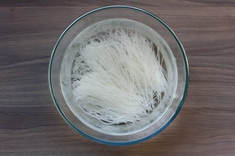 Čerstvé jarní závitky s kuřecím masem