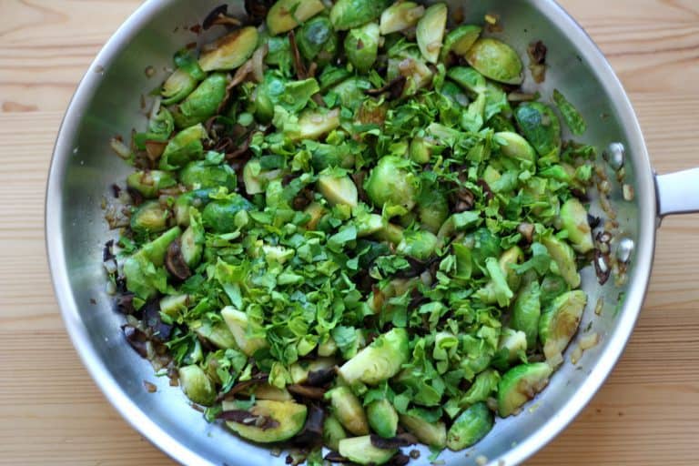 Restované kapustičky s houbami a vejcem