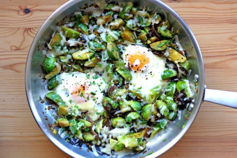 Restované kapustičky s houbami a vejcem