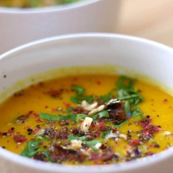 Cizrnovo-mrkvová polévka se zázvorem a kurkumou