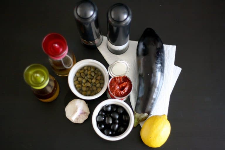 Lilková tapenáda s černými olivami