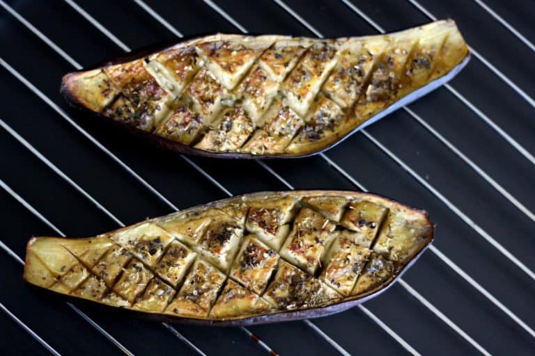 Lilková tapenáda s černými olivami