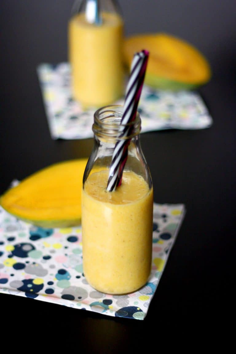 Mangové smoothie s banánem a pomerančem