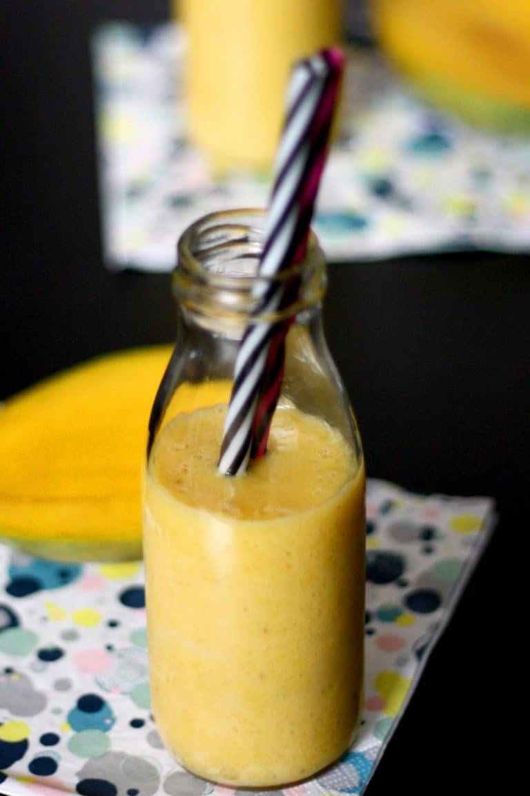 Mangové smoothie s banánem a pomerančem