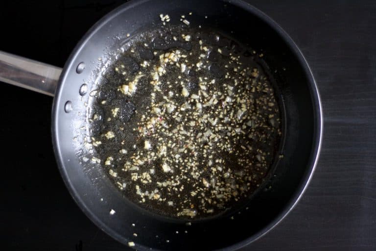 Mrkvovo-okurkový salát s pikantní zázvorovou zálivkou