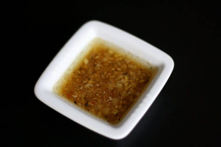 Mrkvovo-okurkový salát s pikantní zázvorovou zálivkou