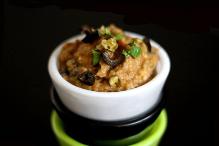 Lilková tapenáda s černými olivami