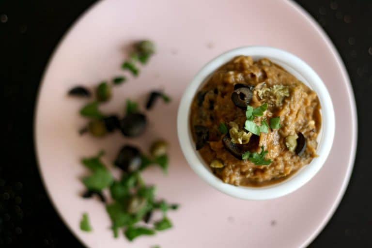 Lilková tapenáda s černými olivami