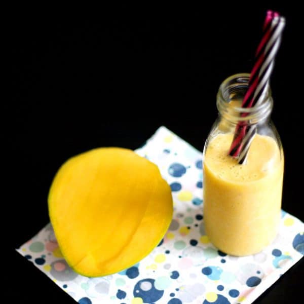 Mangové smoothie s banánem a pomerančem