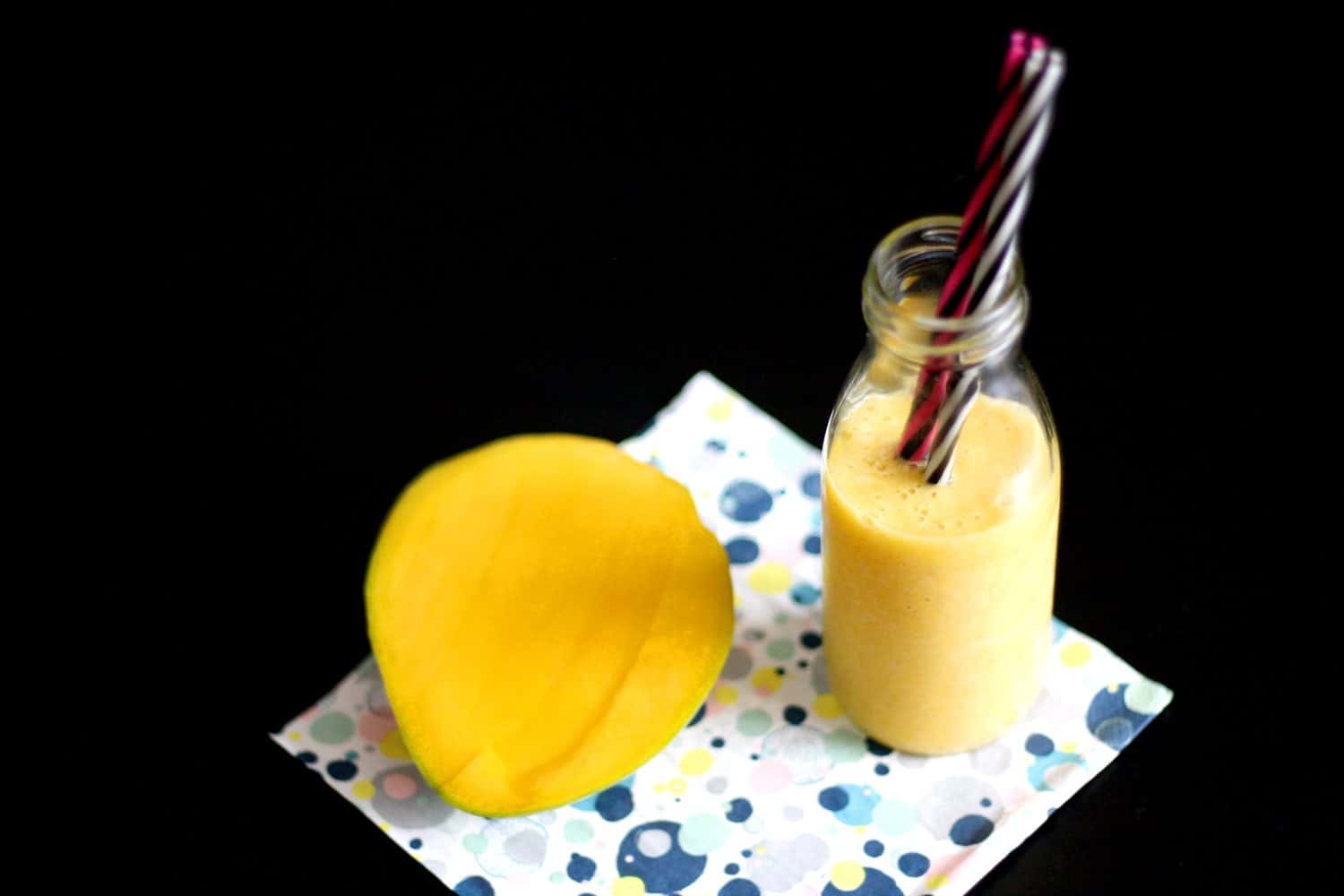 Mangové smoothie s banánem a pomerančem