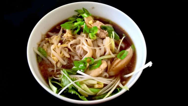 Vietnamská kuřecí (slepičí) polévka - Pho Ga