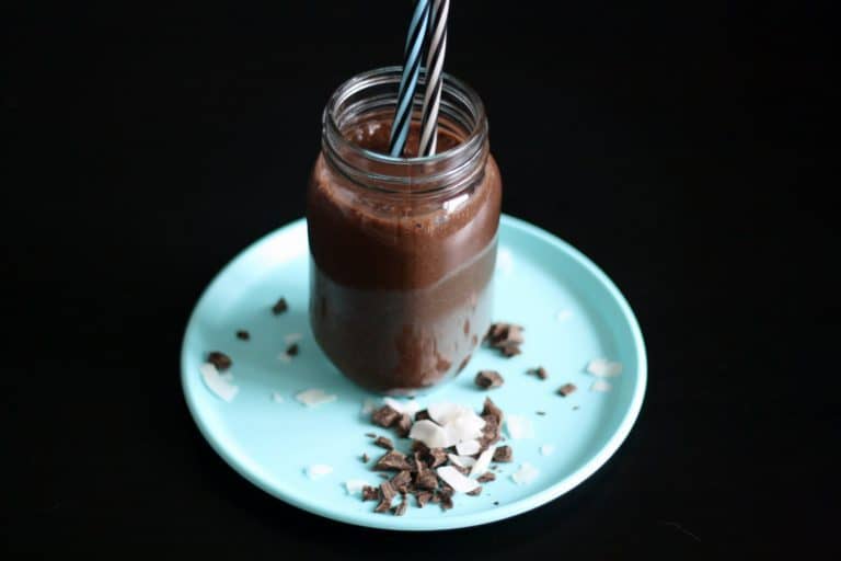 Čokoládové smoothie s banánem a skořicí