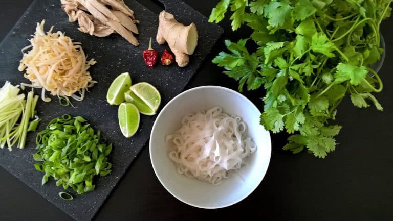 Vietnamská kuřecí (slepičí) polévka - Pho Ga