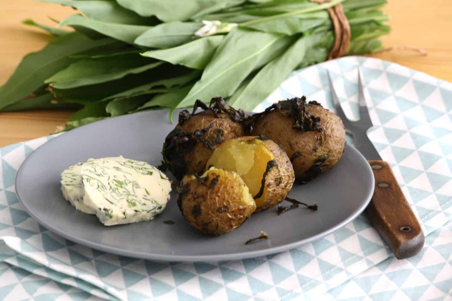 Pečené brambory s medvědím česnekem