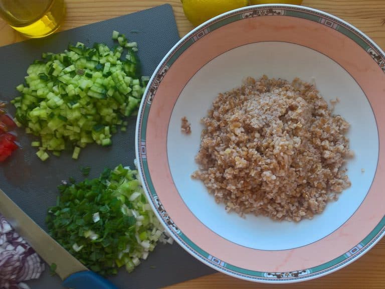 Tabouleh - osvěžující levantský bylinkový salát s bulgurem