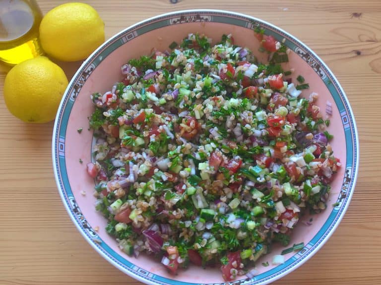 Tabouleh - osvěžující levantský bylinkový salát s bulgurem