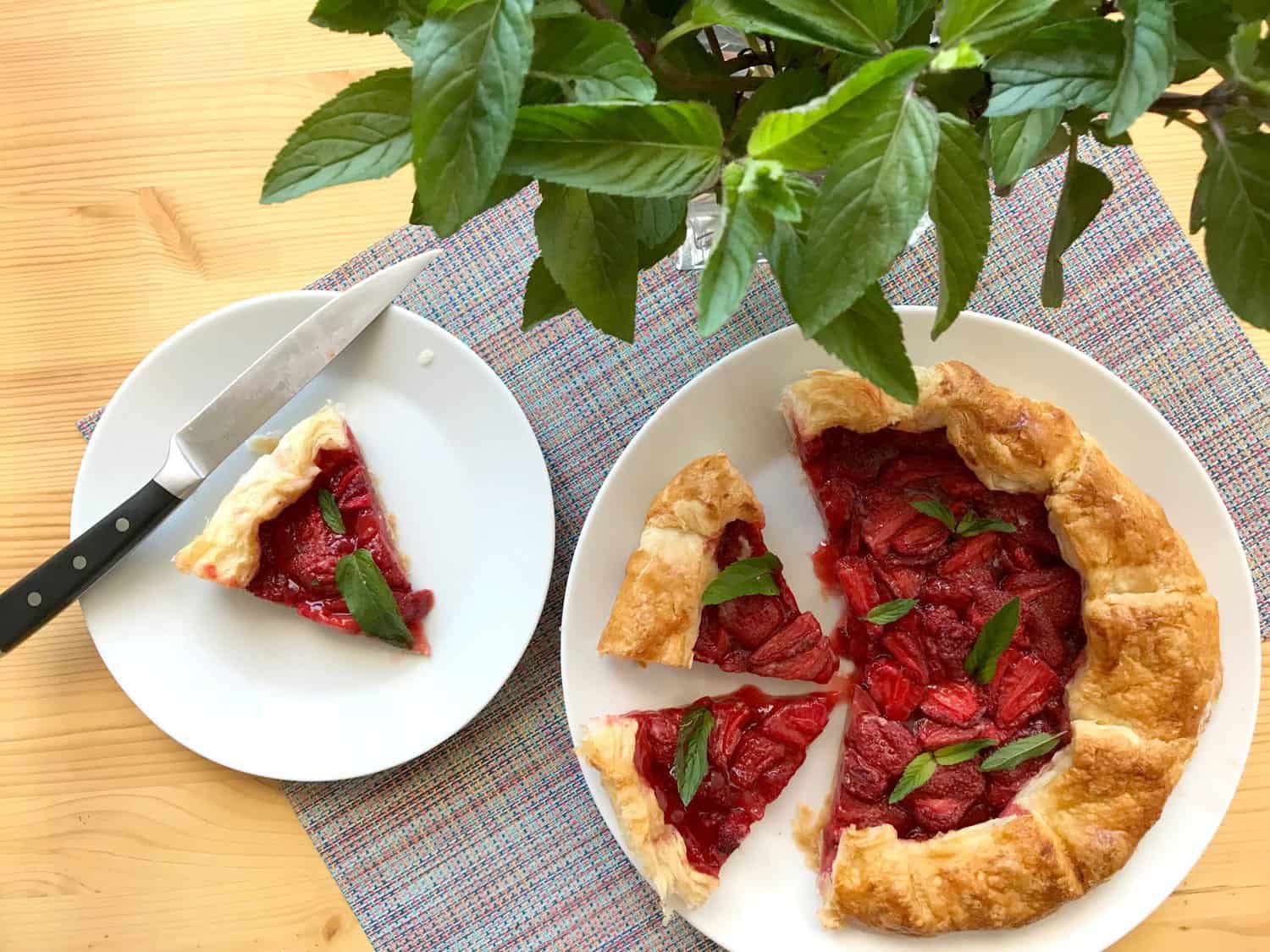 Rychlý jahodový koláč z listového těsta