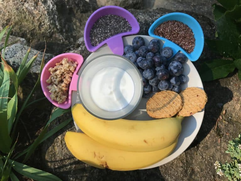 Borůvková smoothie bowl s jogurtem