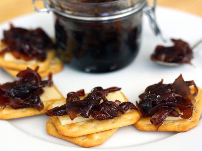 Cibulová marmeláda, karamelizovaná cibule ve skle