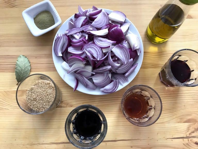 Cibulová marmeláda, karamelizovaná cibule ve skle