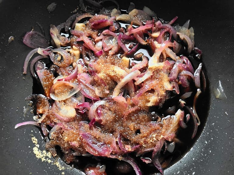 Cibulová marmeláda, karamelizovaná cibule ve skle