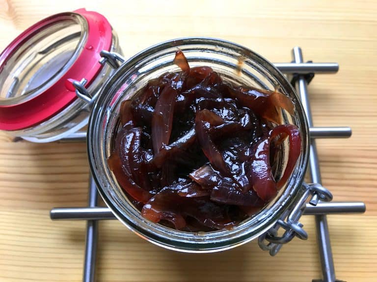 Cibulová marmeláda, karamelizovaná cibule ve skle