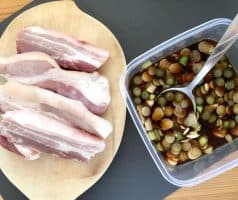 Grilovaný vepřový bůček na světlém pivu