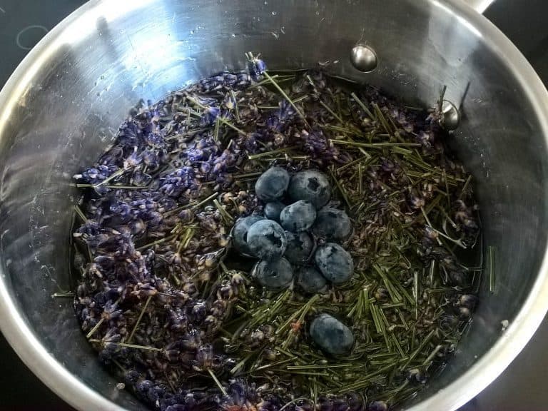 Domácí levandulový sirup na přípravu limonády