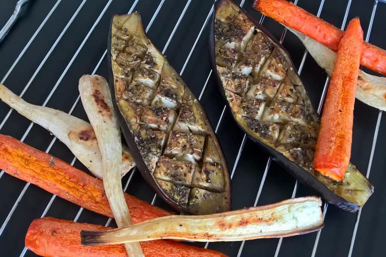 Chlebíček s mrkvovo-petrželovým pyré, pomerančem a pak-choi - postup - krok 2