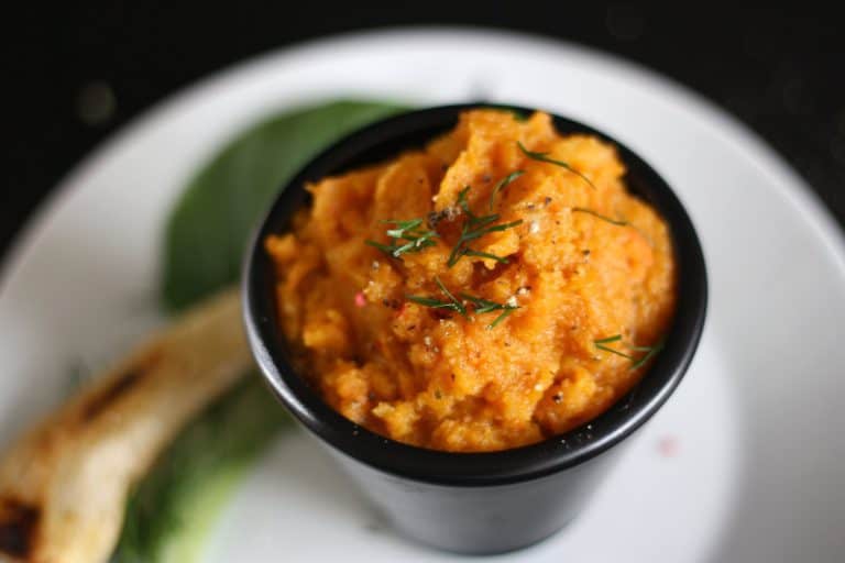 Chlebíček s mrkvovo-petrželovým pyré, pomerančem a pak-choi - postup - krok 4