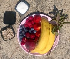 Ovocná smoothie bowl s jogurtem - postup - krok 1
