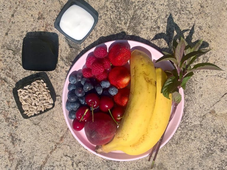 Ovocná smoothie bowl s jogurtem - postup - krok 1