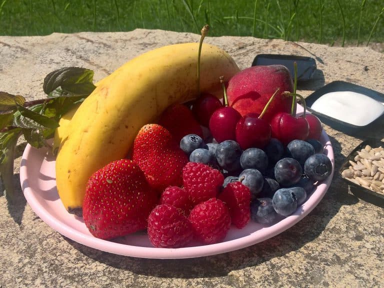 Ovocná smoothie bowl s jogurtem - postup - krok 2