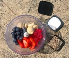 Ovocná smoothie bowl s jogurtem - postup - krok 3