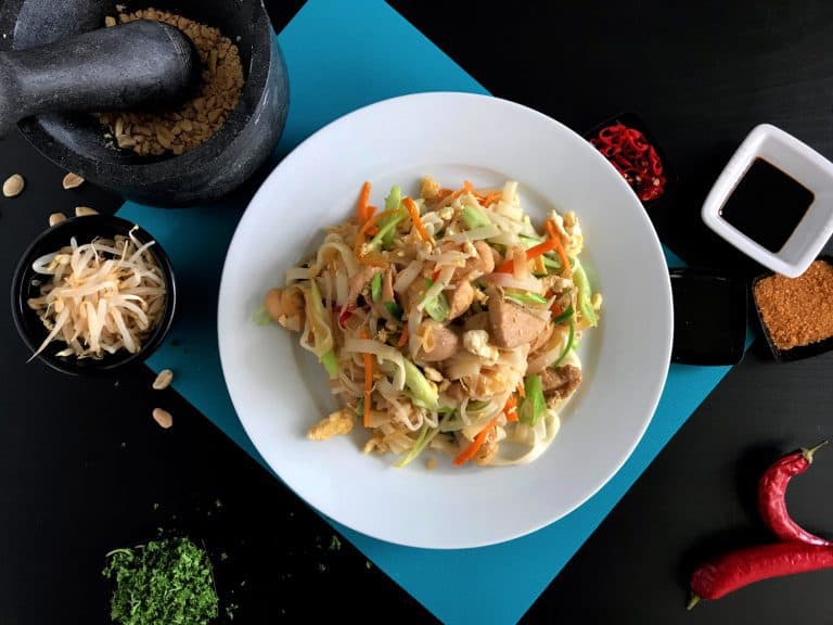 Smažené thajské nudle Pad Thai s kuřecím masem - postup - krok 13