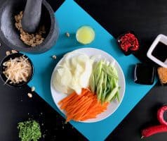 Smažené thajské nudle Pad Thai s kuřecím masem - postup - krok 6