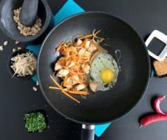 Smažené thajské nudle Pad Thai s kuřecím masem - postup - krok 9