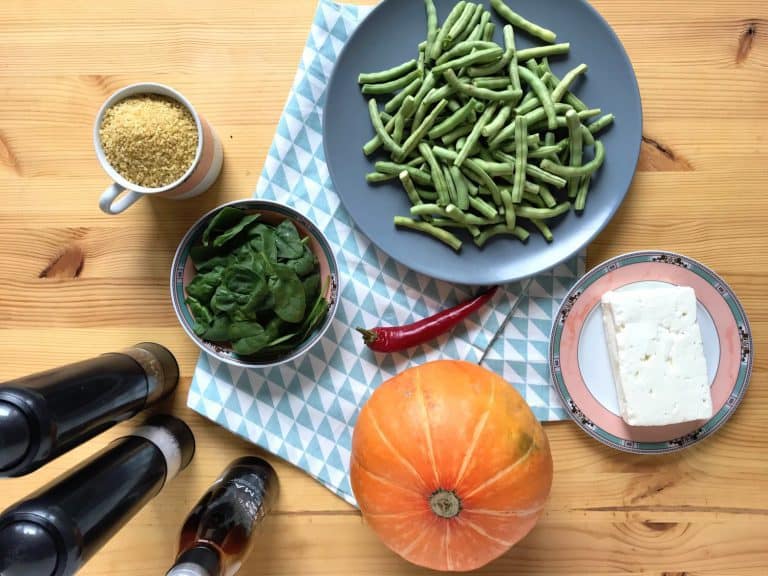 Salát s pečenou dýní, zelenými fazolkami a sýrem feta - postup - krok 1