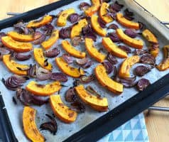 Salát s pečenou dýní, zelenými fazolkami a sýrem feta - postup - krok 4