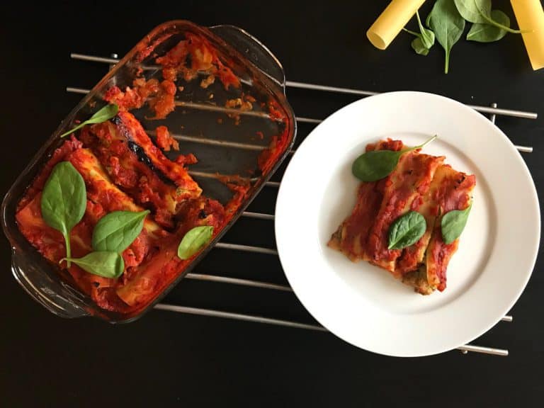 Cannelloni se špenátem, tofu a rajčatovou omáčkou