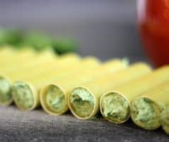 Cannelloni se špenátem, tofu a rajčatovou omáčkou